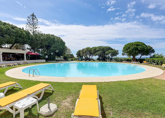 Apartment With 2 Bedrooms, 2M To The Beach