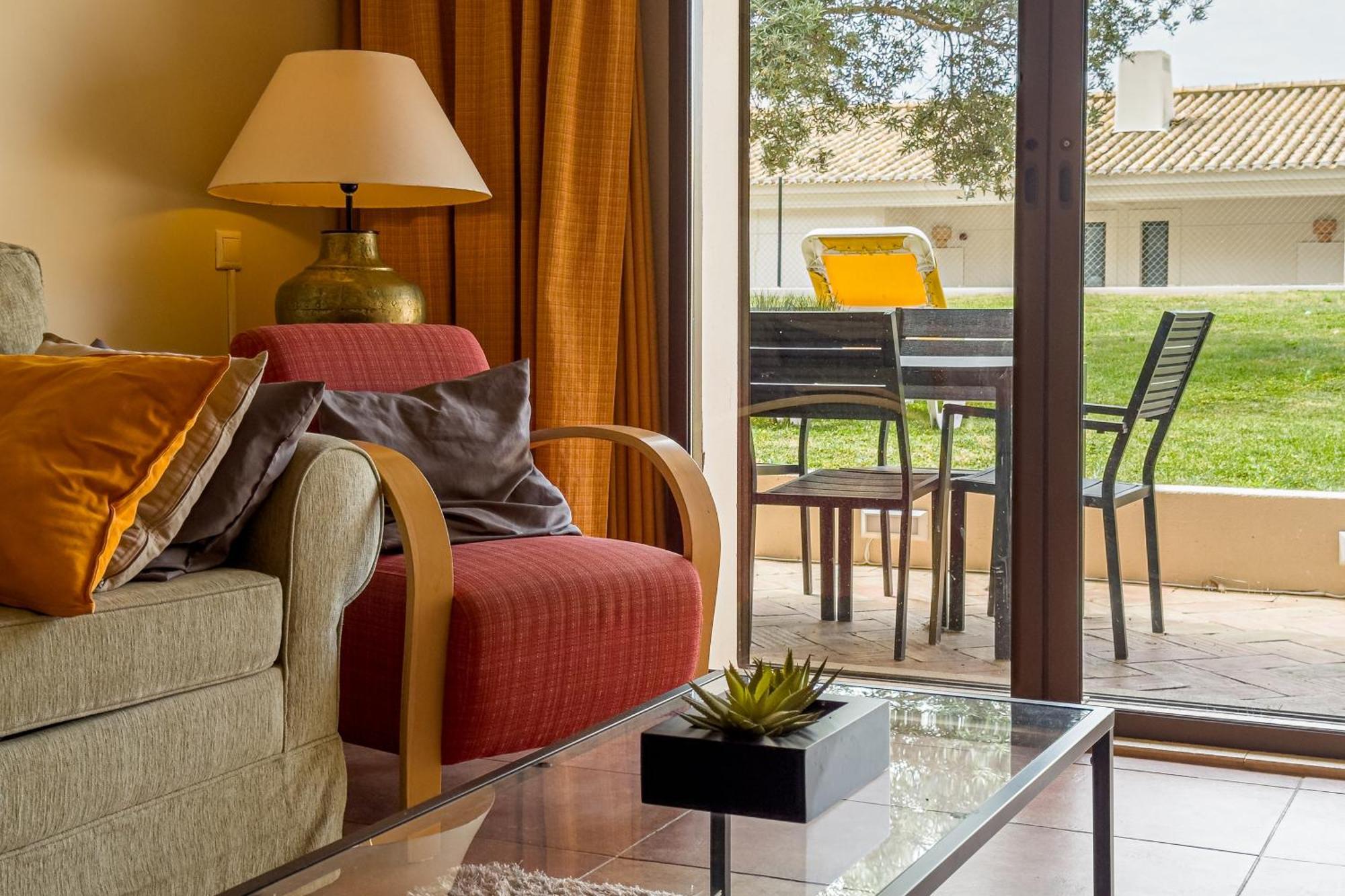 Apartment With 2 Bedrooms, 2m To The *