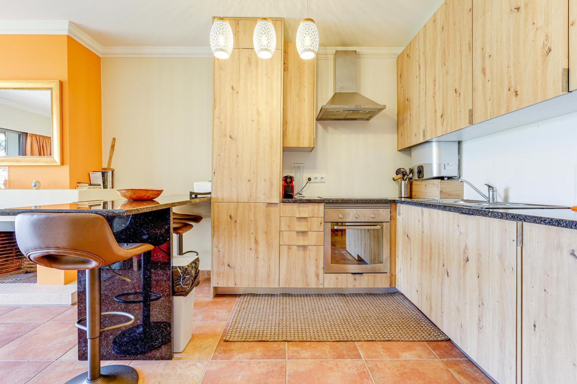 Apartment With 2 Bedrooms, 2m To The *