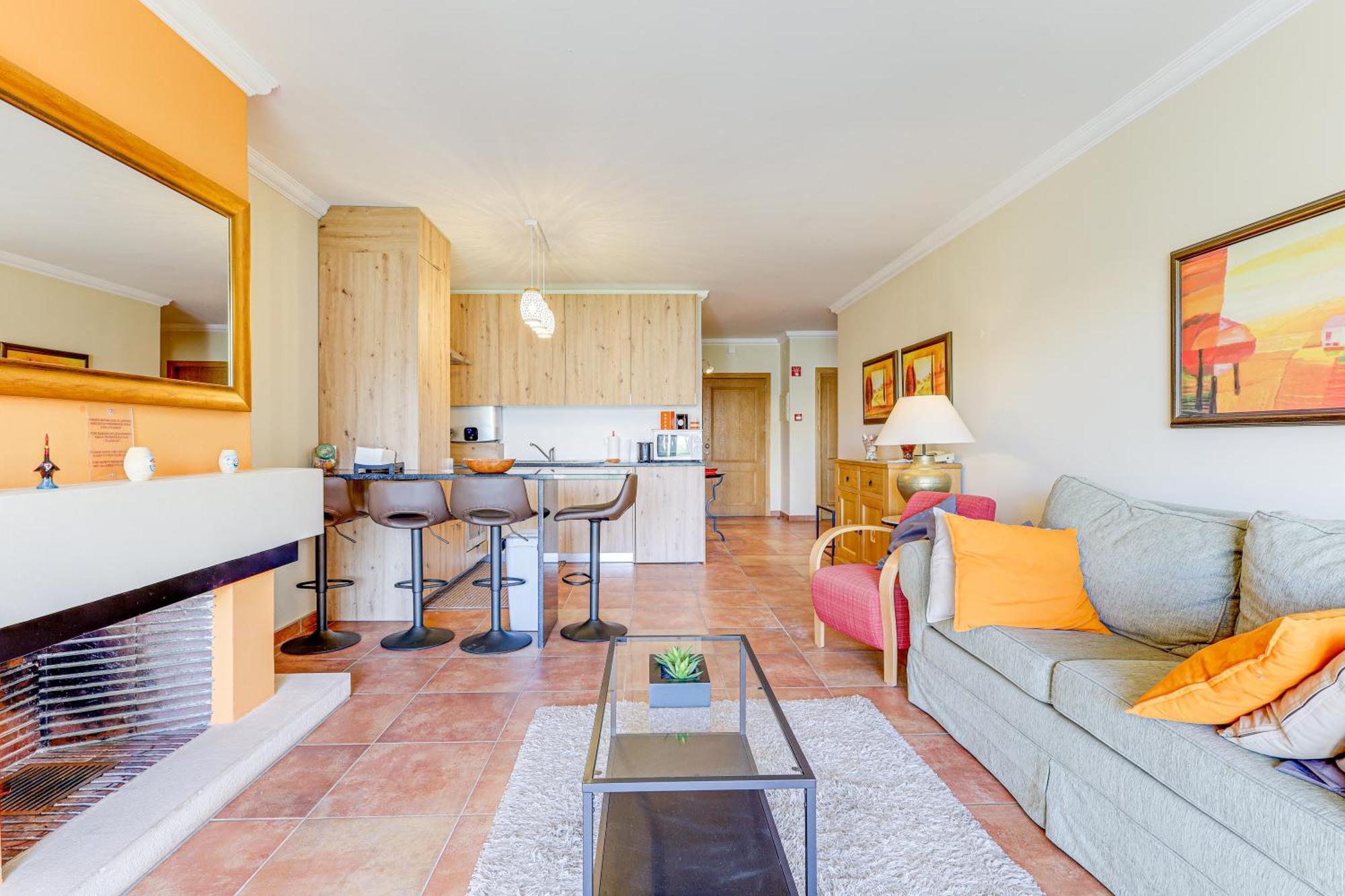 Apartment With 2 Bedrooms, 2m To The