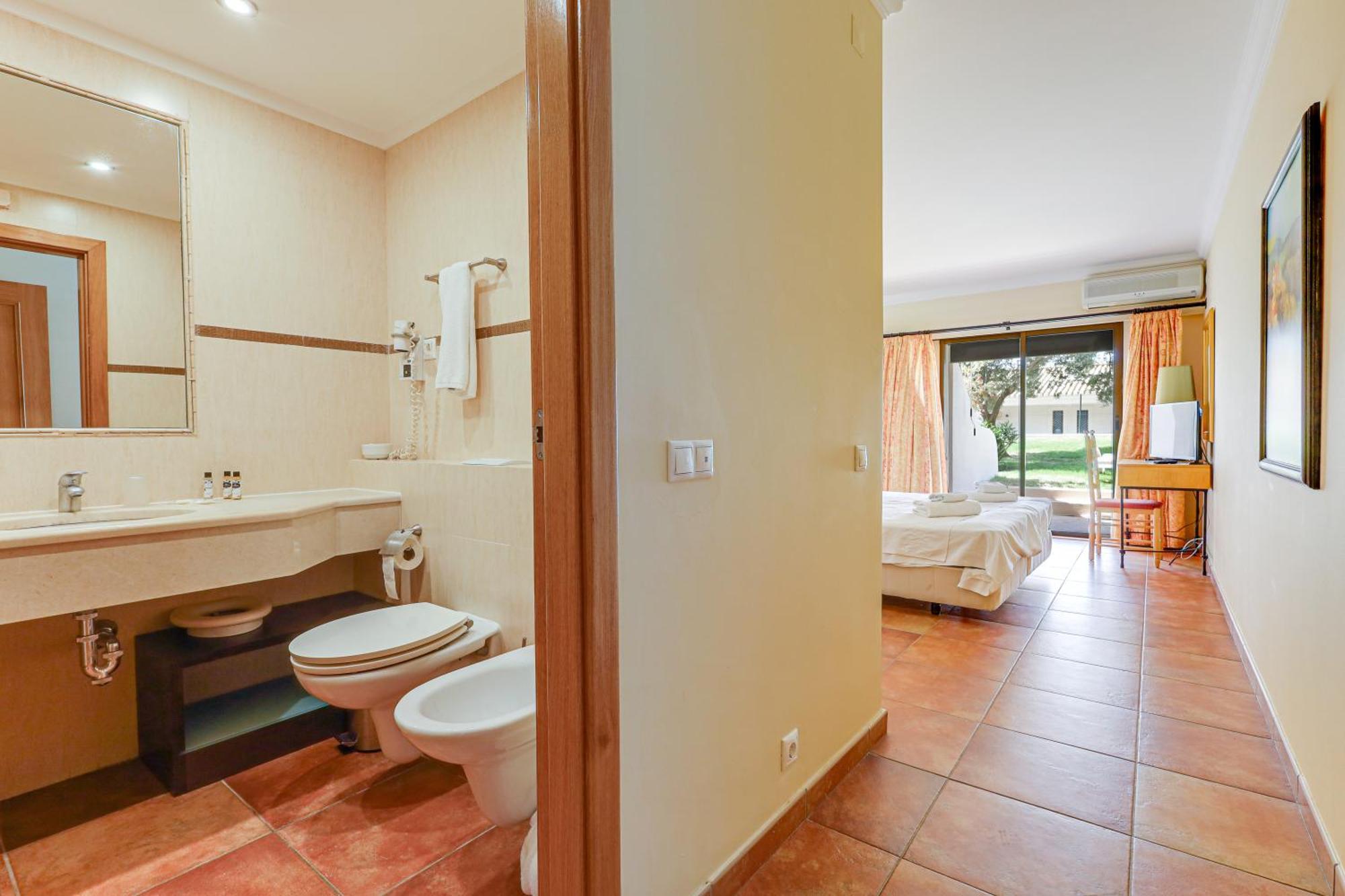 Apartment With 2 Bedrooms, 2m To The