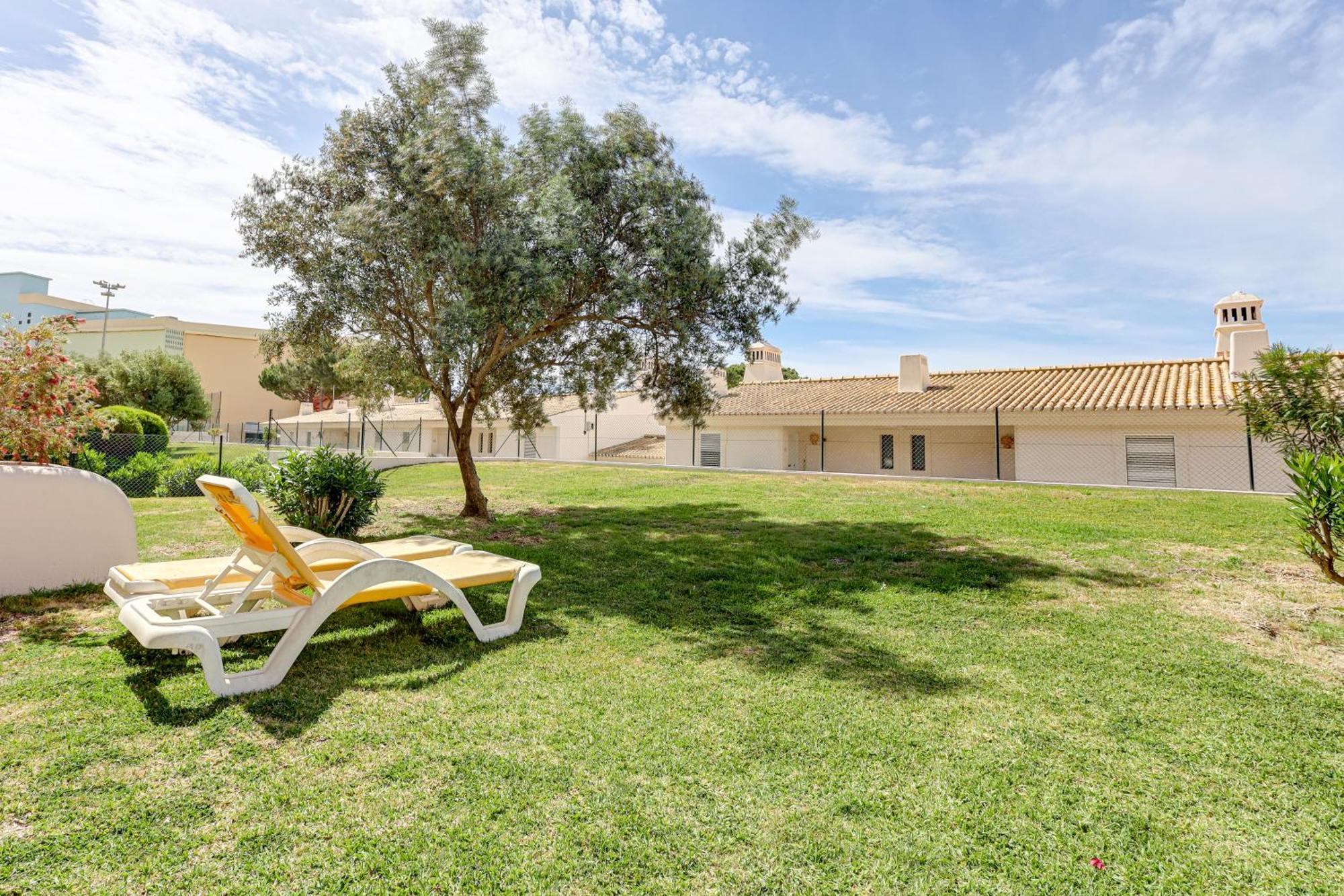 Apartment With 2 Bedrooms, 2m To The *