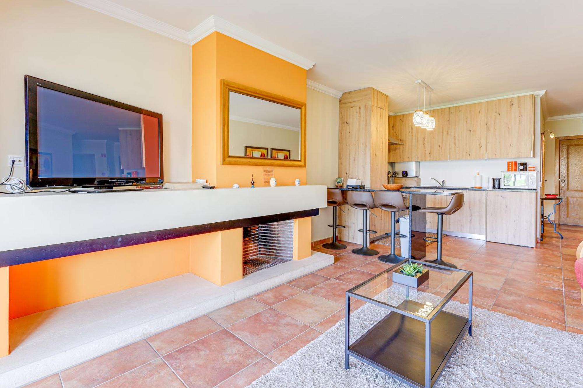Apartment With 2 Bedrooms, 2m To The