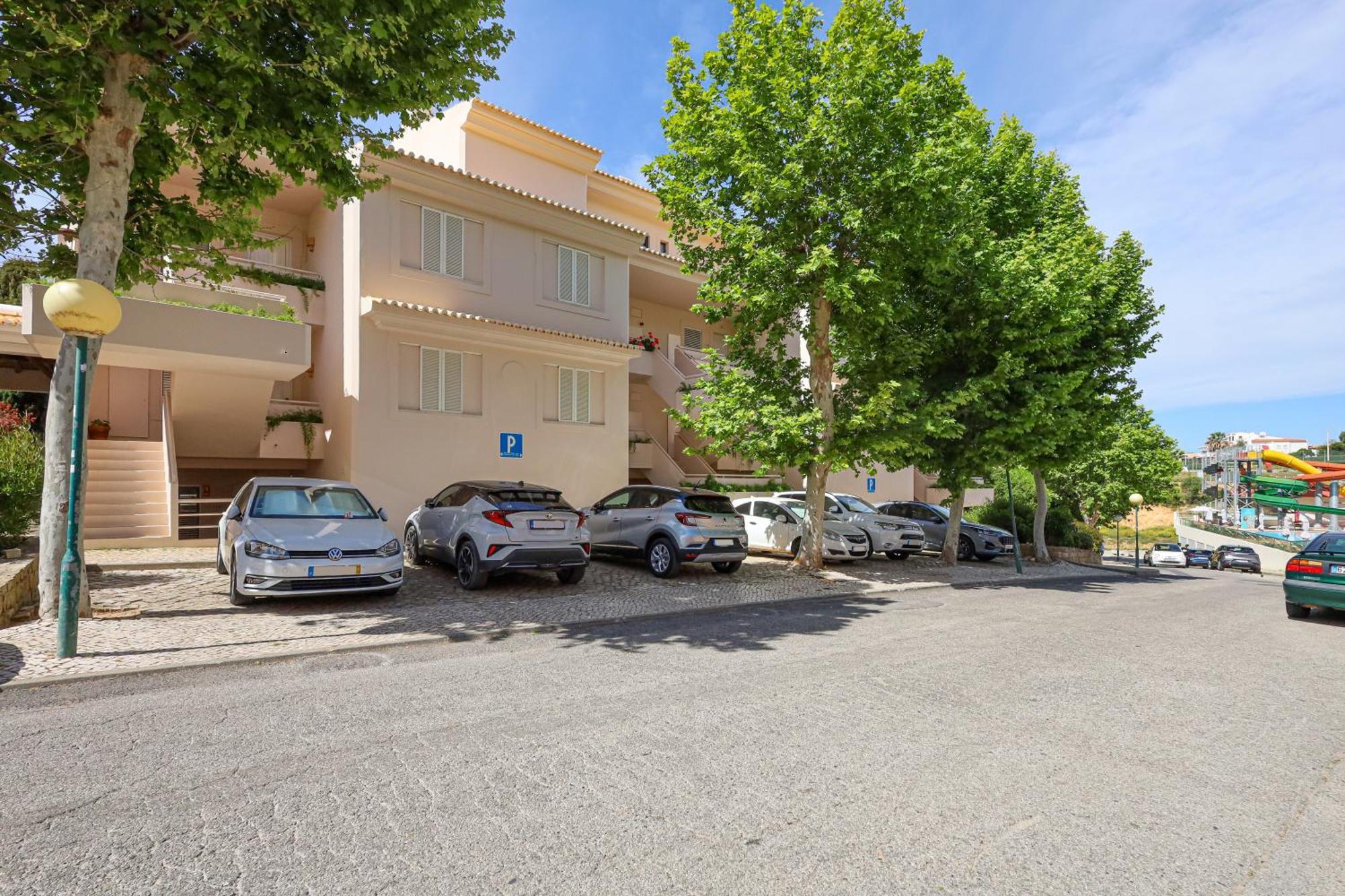 With 2 Bedrooms, 2m To The