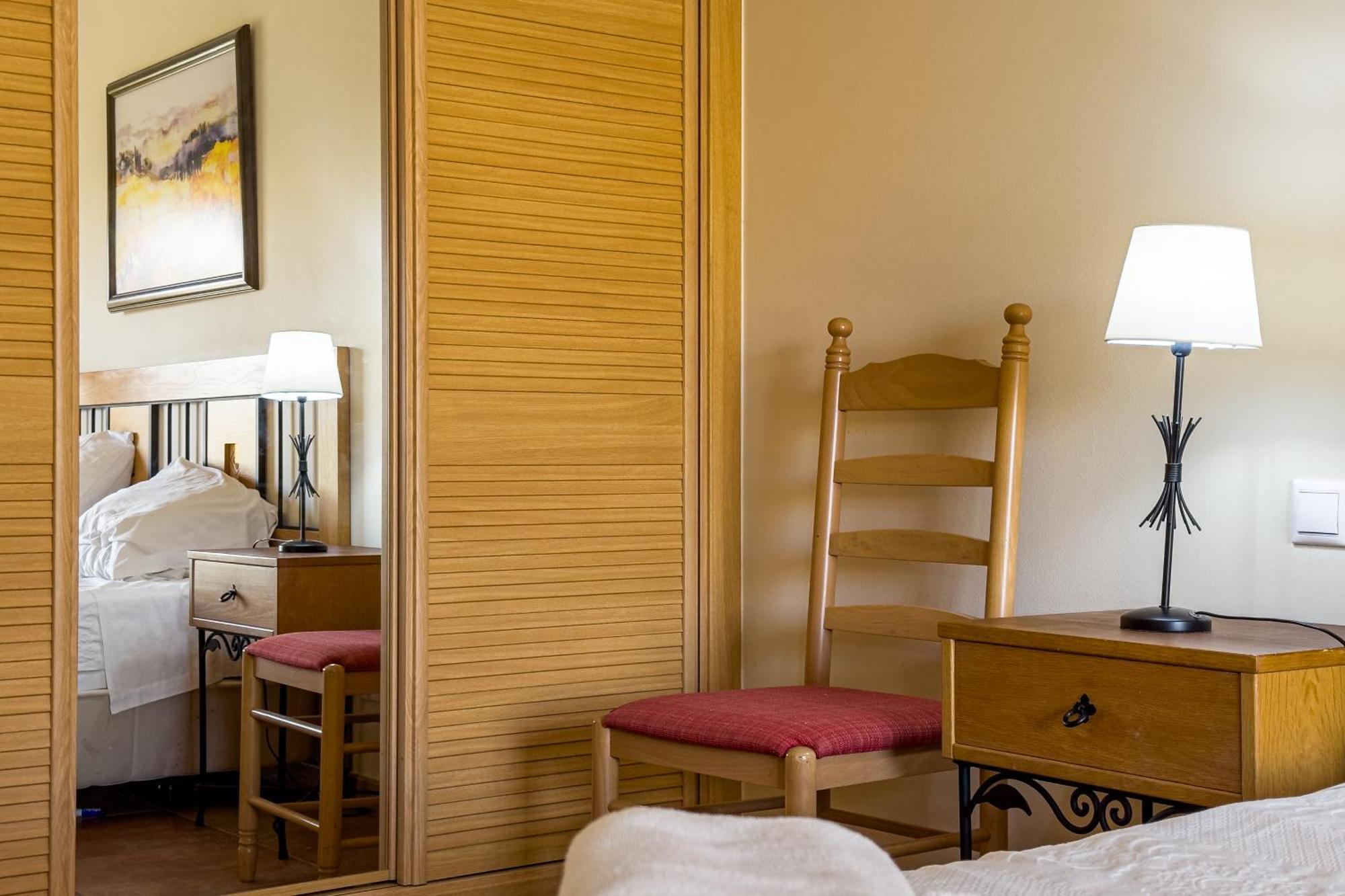 Appartamento With 2 Bedrooms, 2m To The Armação de Pêra
