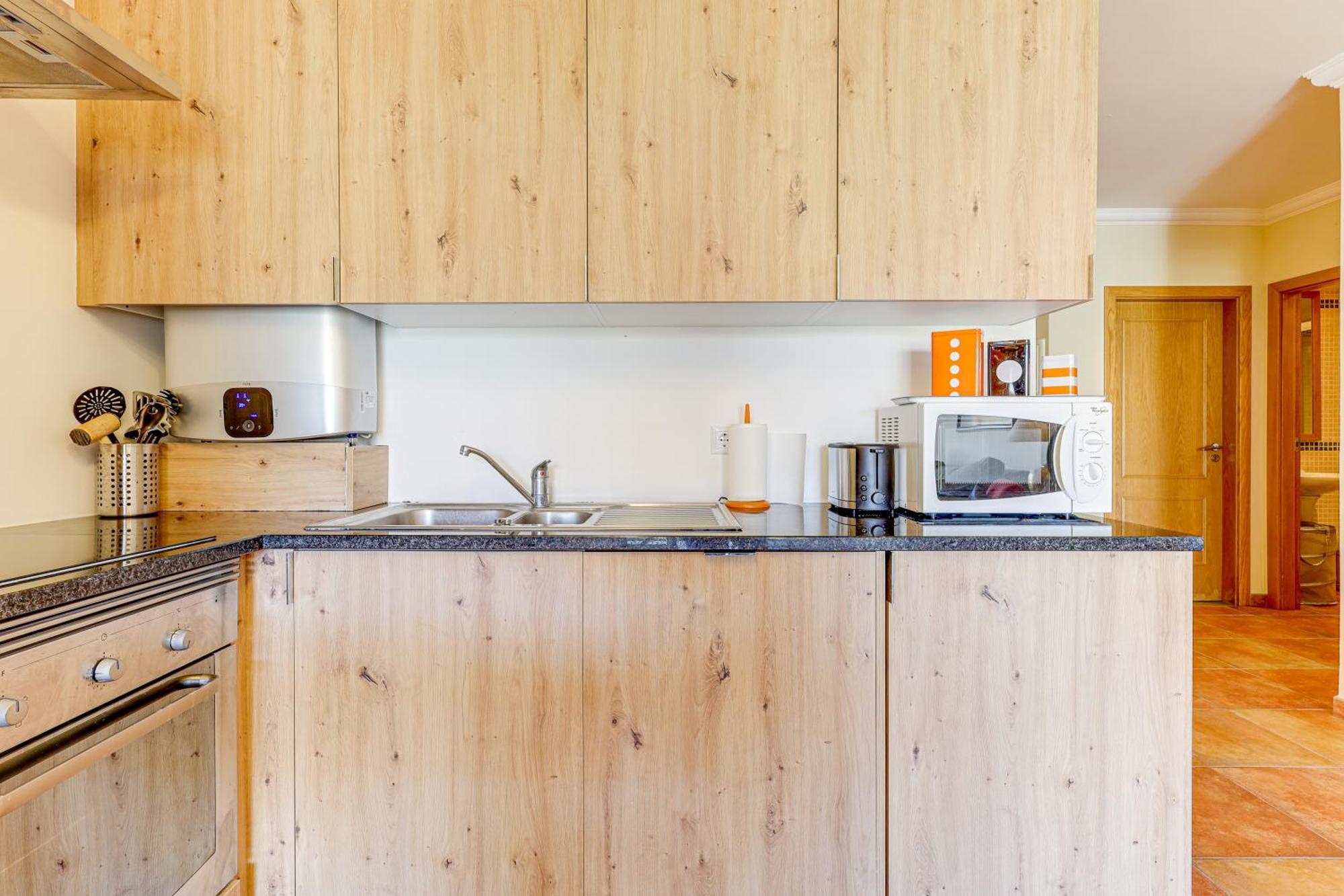 With 2 Bedrooms, 2m To The